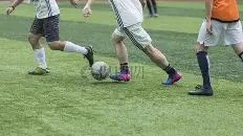 《Be My Boys》选拔组合“Yours”出道计划明年启动，记者会聚焦TOP8明星阵容